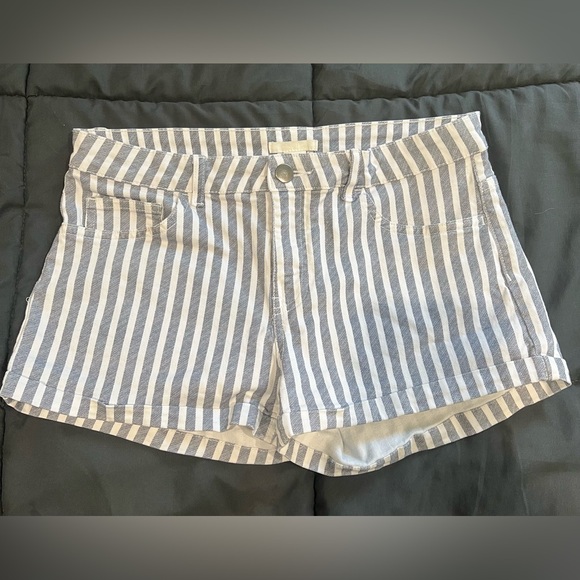 H&M Striped Shorts Blue White Cuffed Summer Shorts Women’s Size 6 - Picture 1 of 3